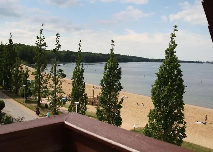 Am Strand, * Schwerin (Mecklenburg-Vorpommern)
